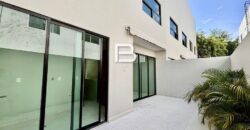Casa de tres niveles con jacuzzi en Residencial Arbolada, Cancún