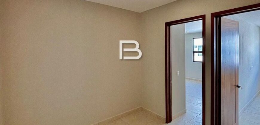 Casa de tres niveles con jacuzzi en Residencial Arbolada, Cancún