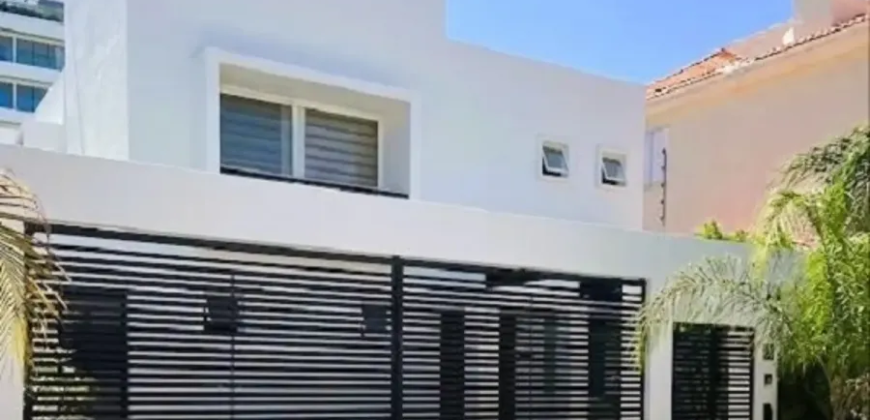 Residencia con alberca en venta en Supermanzana 11, Cancún