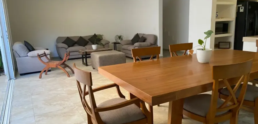 Residencia con alberca en venta en Supermanzana 11, Cancún