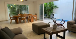 Residencia con alberca en venta en Supermanzana 11, Cancún