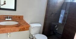 Casa en venta en Villas Toscana, Cancún, frente al parque Kabah