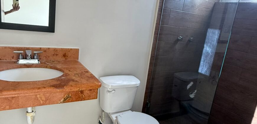 Casa en venta en Villas Toscana, Cancún, frente al parque Kabah