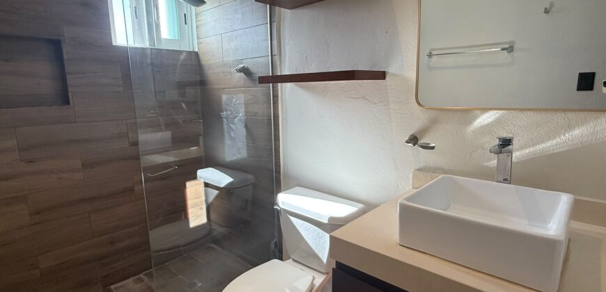 Casa en venta en Villas Toscana, Cancún, frente al parque Kabah