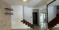 Casa en venta en Villas Toscana, Cancún, frente al parque Kabah