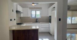 Casa en venta en Villas Toscana, Cancún, frente al parque Kabah