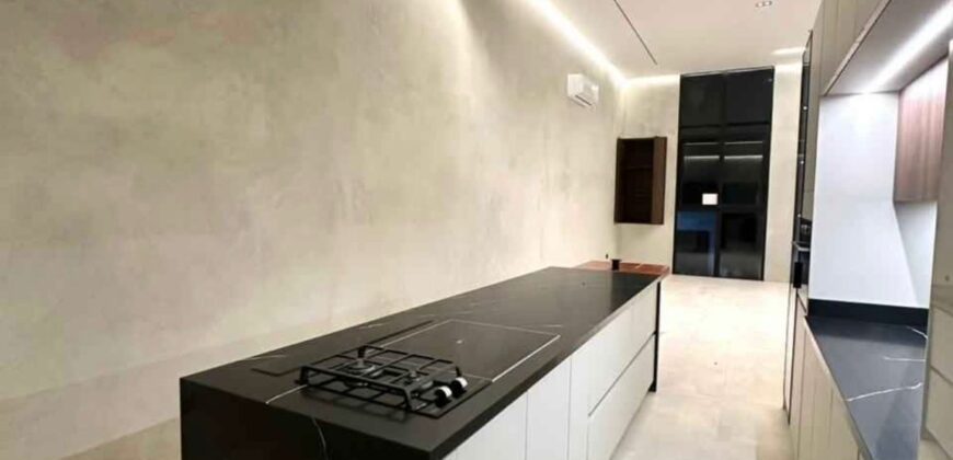 Casa de cinco recámaras en venta en Vía Cumbres, Cancún