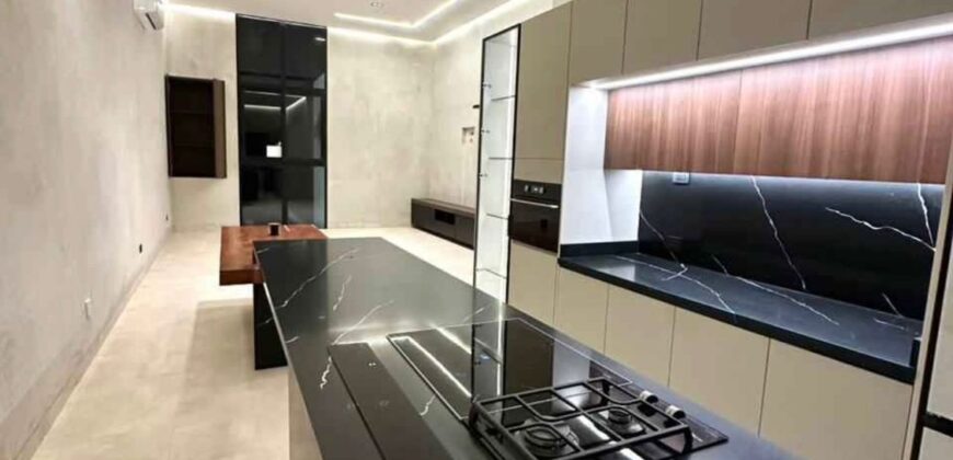 Casa de cinco recámaras en venta en Vía Cumbres, Cancún