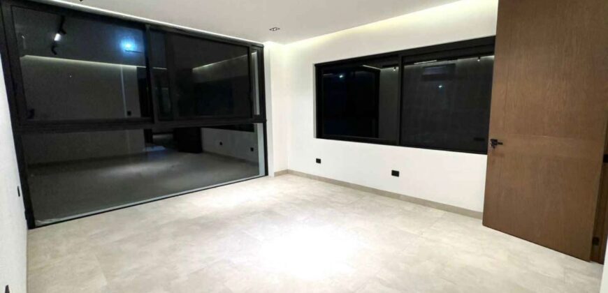 Casa de cinco recámaras en venta en Vía Cumbres, Cancún