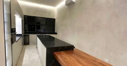 Casa de cinco recámaras en venta en Vía Cumbres, Cancún