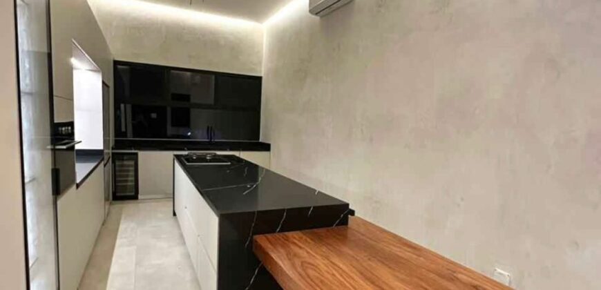 Casa de cinco recámaras en venta en Vía Cumbres, Cancún